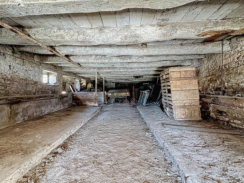Grange - 140 m² - 5 pièces