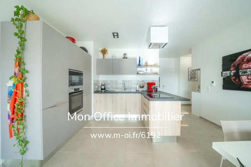 Appartement - 94 m² - 4 pièces