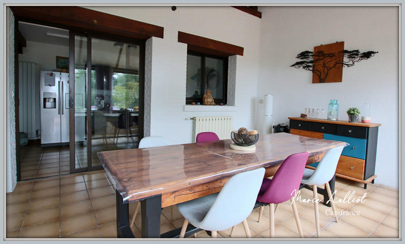 Maison - 188 m² - 8 pièces