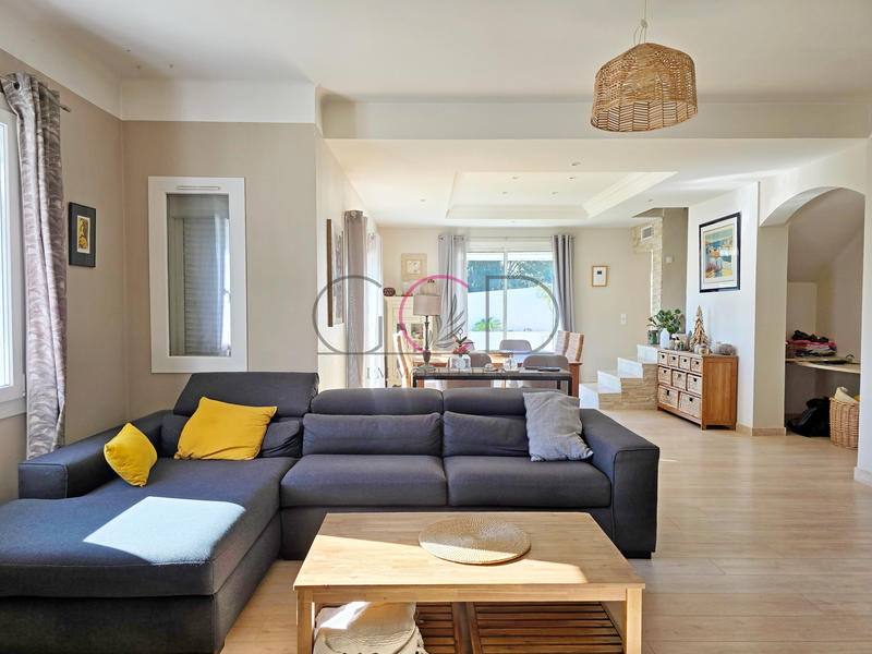 Villa - 183 m² - 6 pièces