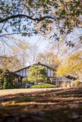 Maison - 300 m² - 10 pièces