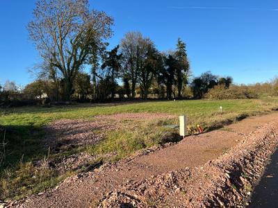 Terrain constructible - 781 m²