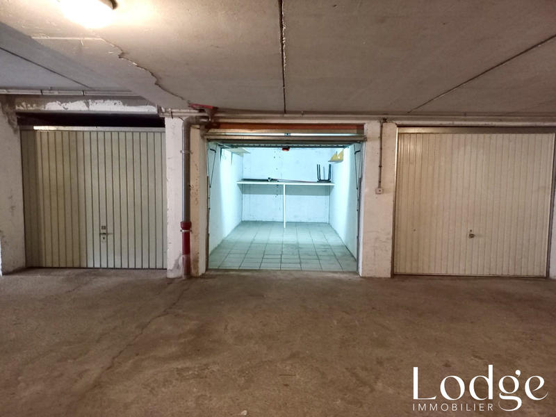 Parking / Garage - 14 m²