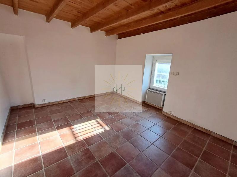Appartement - 96 m² - 8 pièces