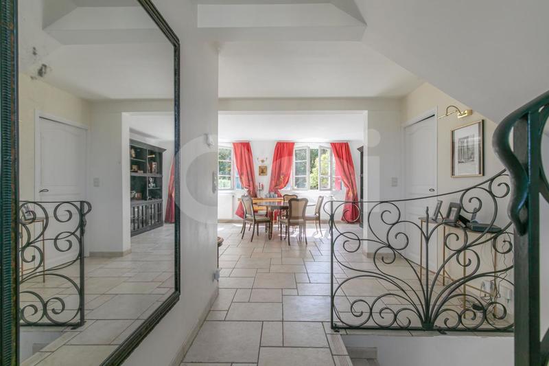 Maison - 183 m² - 7 pièces