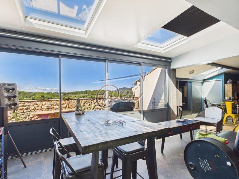 Maison - 199 m² - 5 pièces