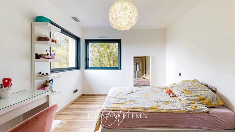 Villa - 198 m² - 8 pièces