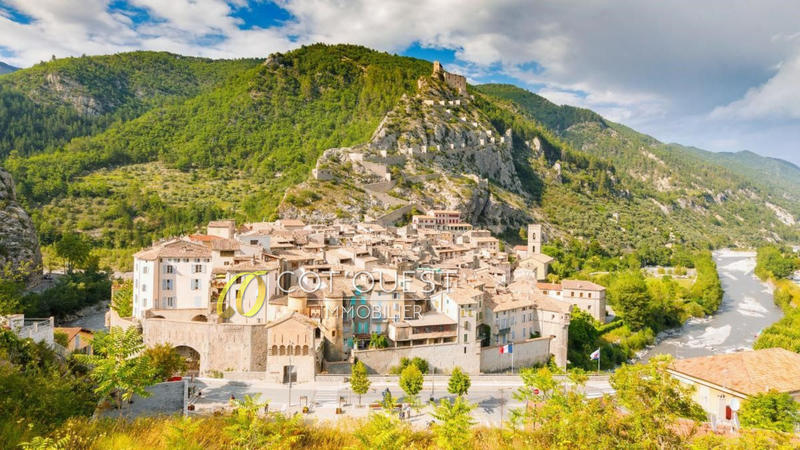 Immeuble - 142 m² - 6 pièces