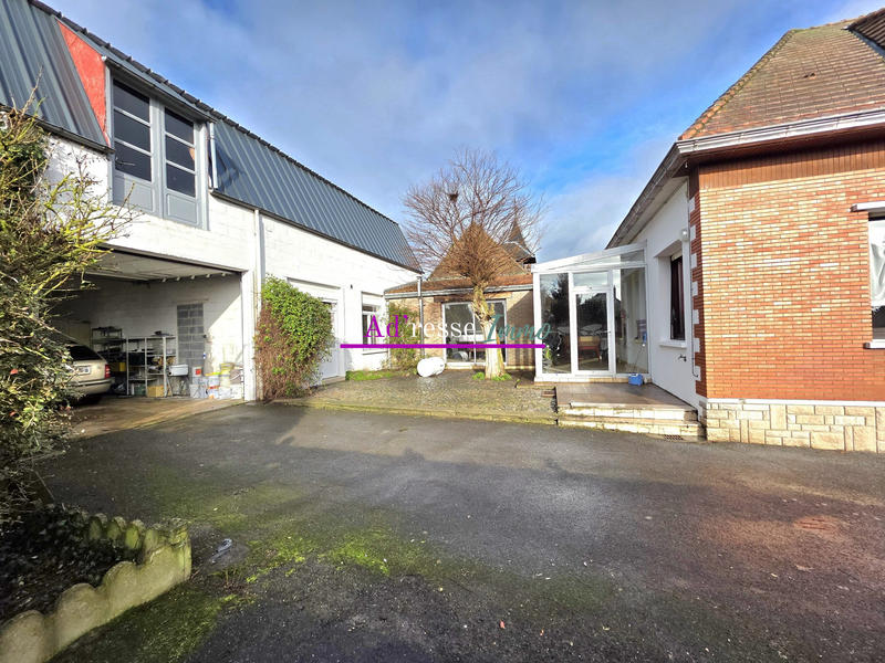 Maison - 221 m² - 10 pièces