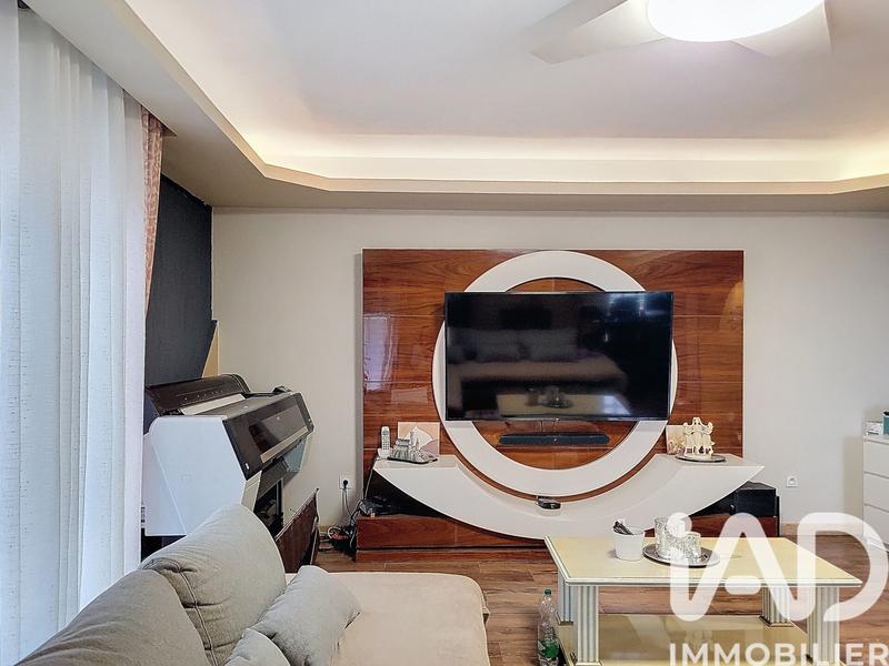 Maison - 217 m² - 8 pièces