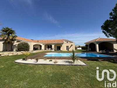 Maison de maîtres - 260 m² - 10 pièces