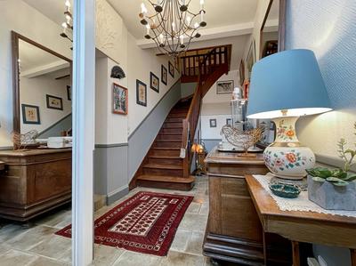 Maison - 376 m² - 12 pièces