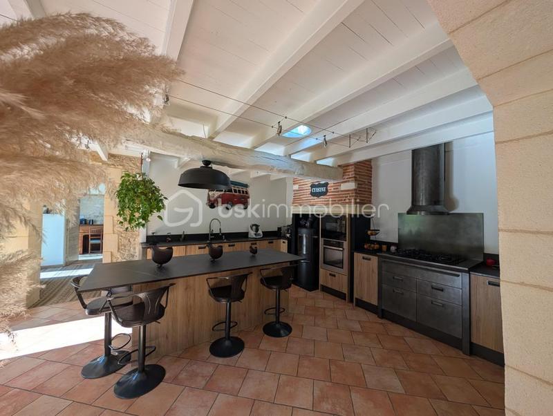 Maison en pierre - 215 m² - 7 pièces