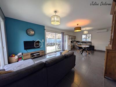 Maison jumelée - 99 m² - 5 pièces