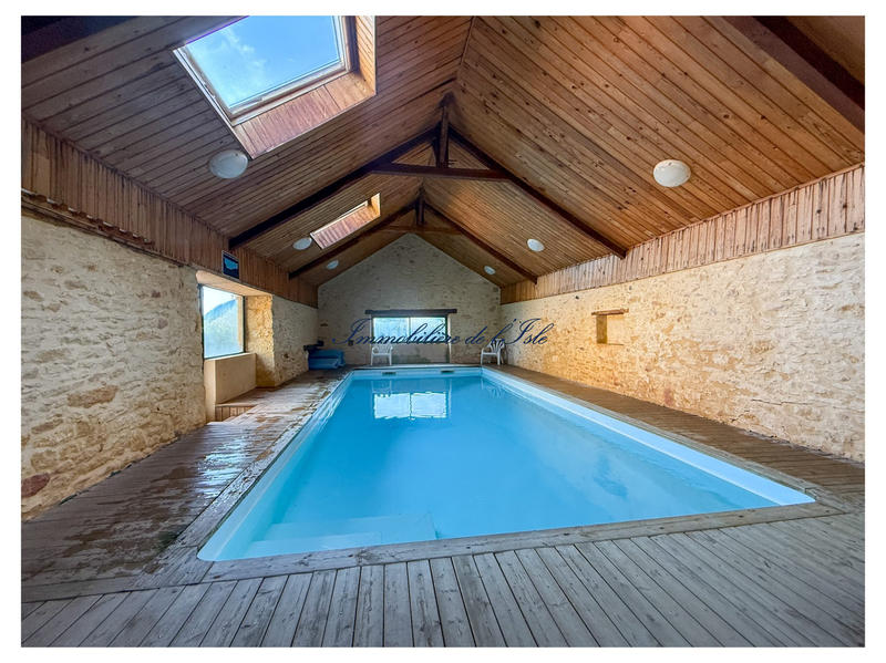 Maison - 145 m² - 6 pièces