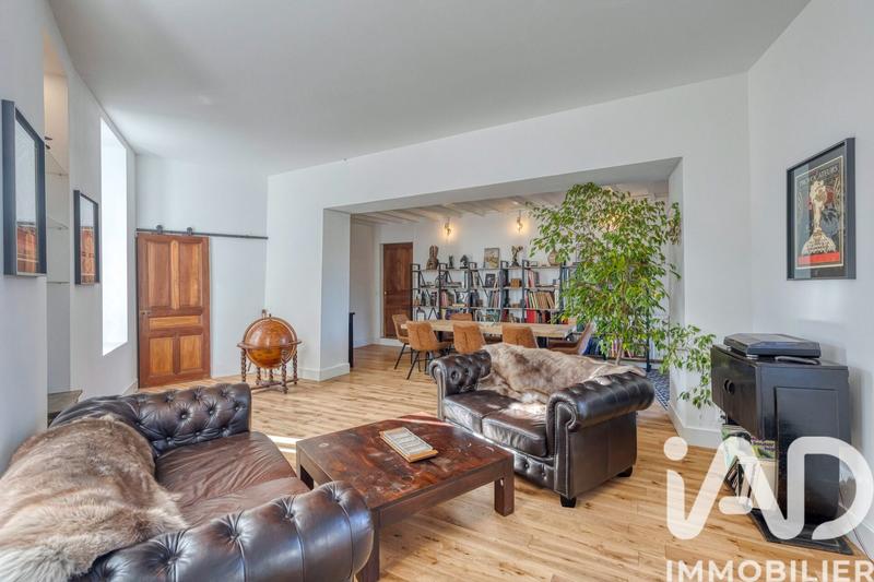 Maison - 241 m² - 6 pièces