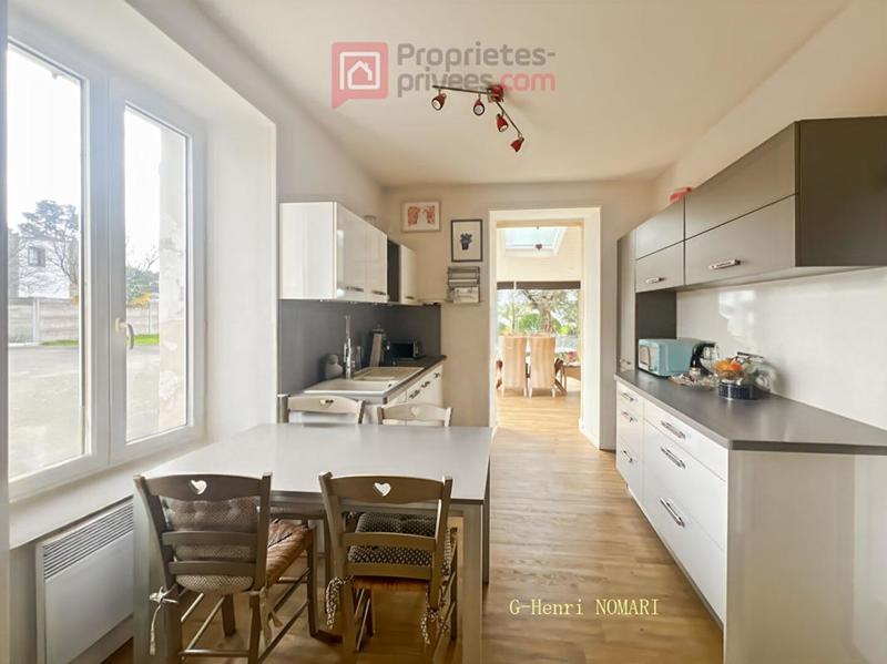 Maison - 214 m² - 7 pièces