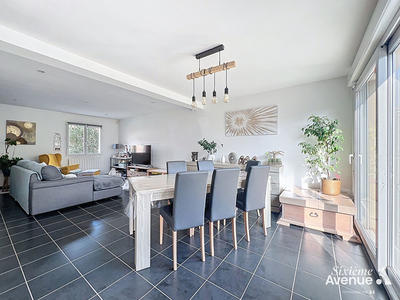 Maison - 95 m² - 5 pièces