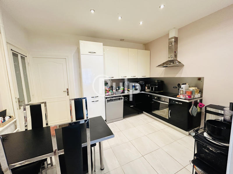 Maison - 150 m² - 7 pièces