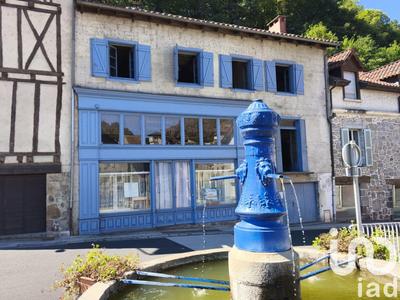 Maison - 220 m² - 8 pièces