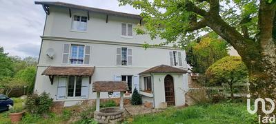 Maison - 390 m² - 11 pièces