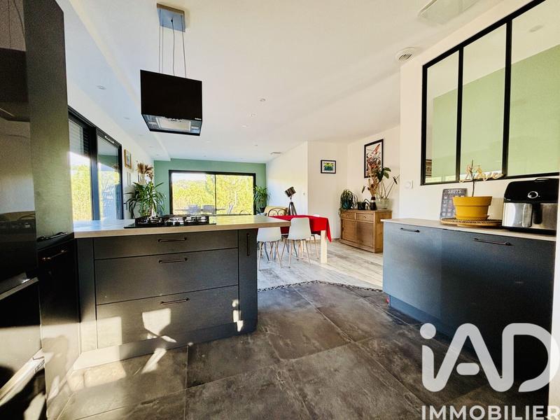 Maison - 110 m² - 5 pièces