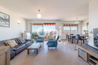 Appartement - 99 m² - 5 pièces