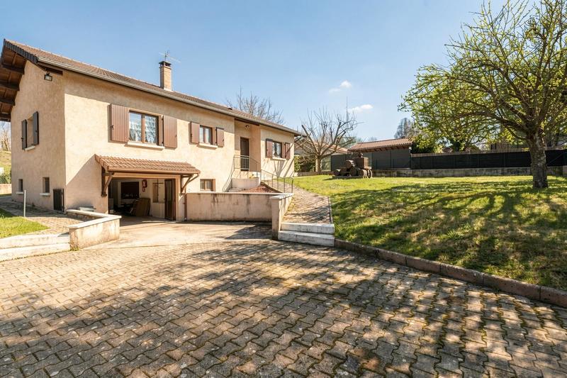 Maison traditionnelle - 109 m² - 5 pièces