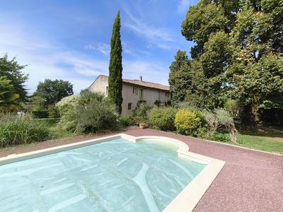 Maison ancienne - 434 m² - 10 pièces