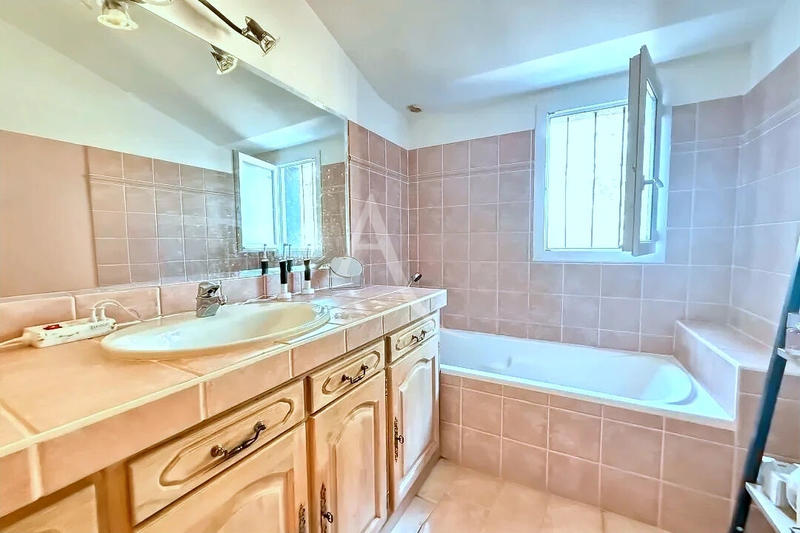 Maison - 165 m² - 7 pièces