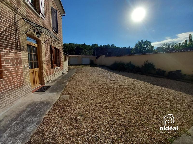 Maison - 166 m² - 8 pièces