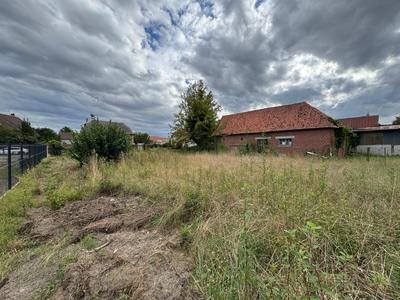 Terrain constructible - 733 m²