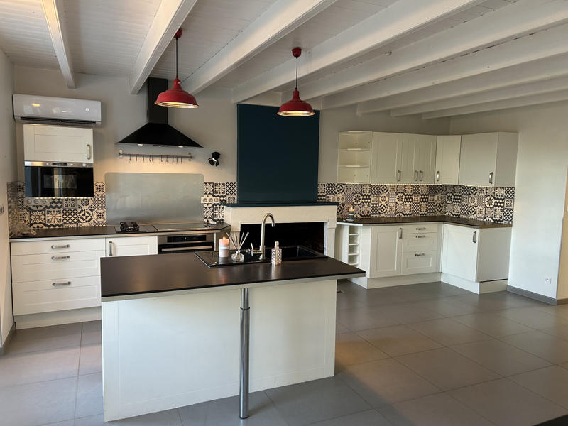 Maison - 200 m² - 8 pièces