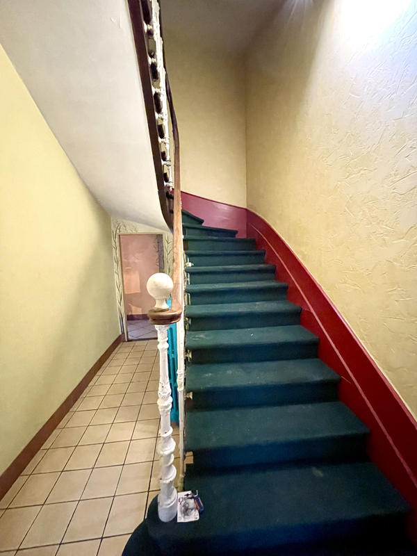 Maison - 250 m² - 11 pièces