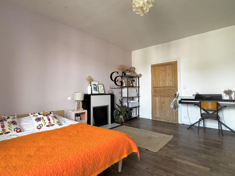 Maison - 246 m² - 8 pièces