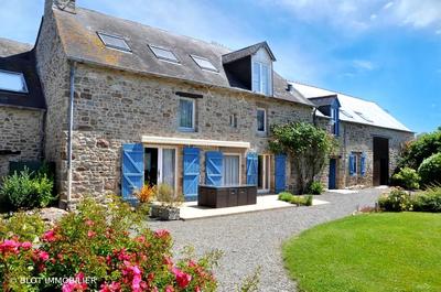 Maison chambre d'hôtes - 328 m² - 10 pièces