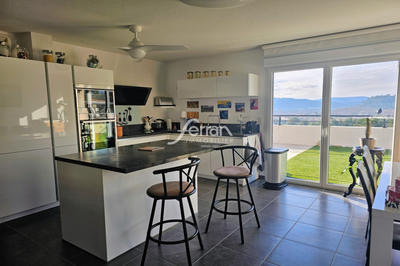 Appartement - 93 m² - 4 pièces