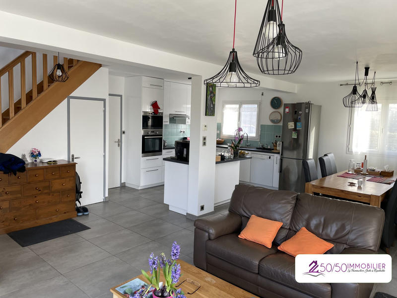 Maison - 90 m² - 5 pièces