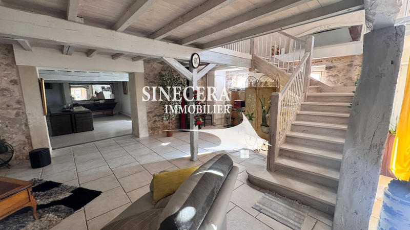 Propriété - 518 m² - 13 pièces