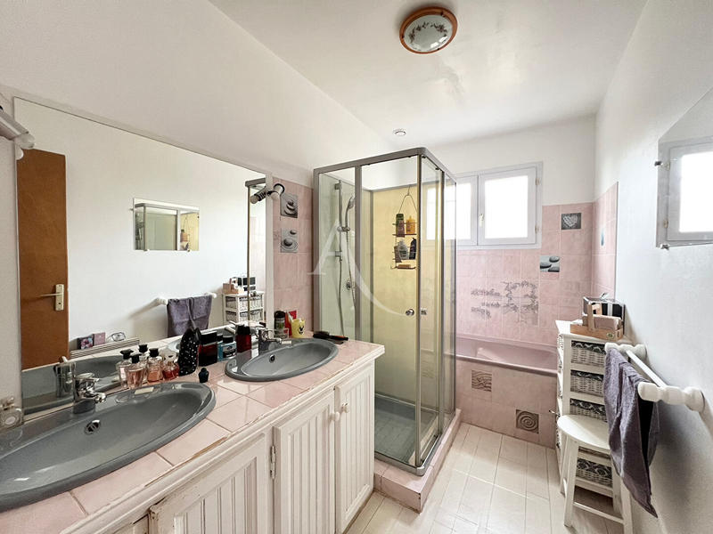 Maison - 98 m² - 4 pièces