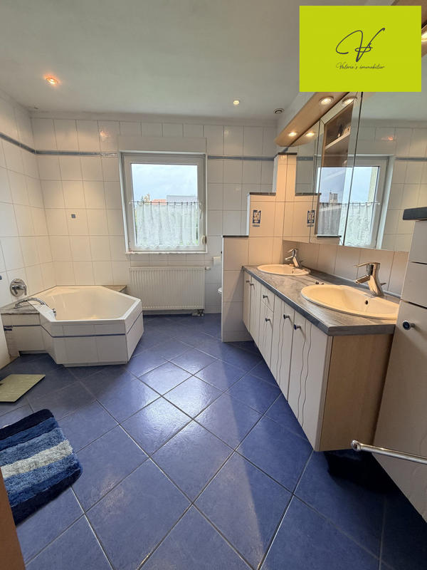 Maison - 200 m² - 5 pièces