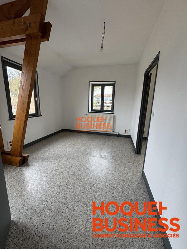 Bureau - 145 m² - 6 pièces