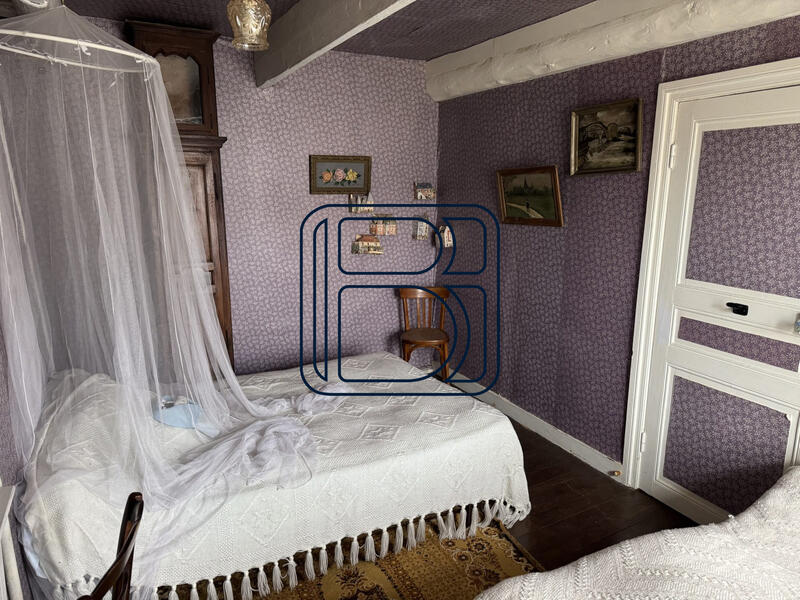 Maison - 172 m² - 10 pièces