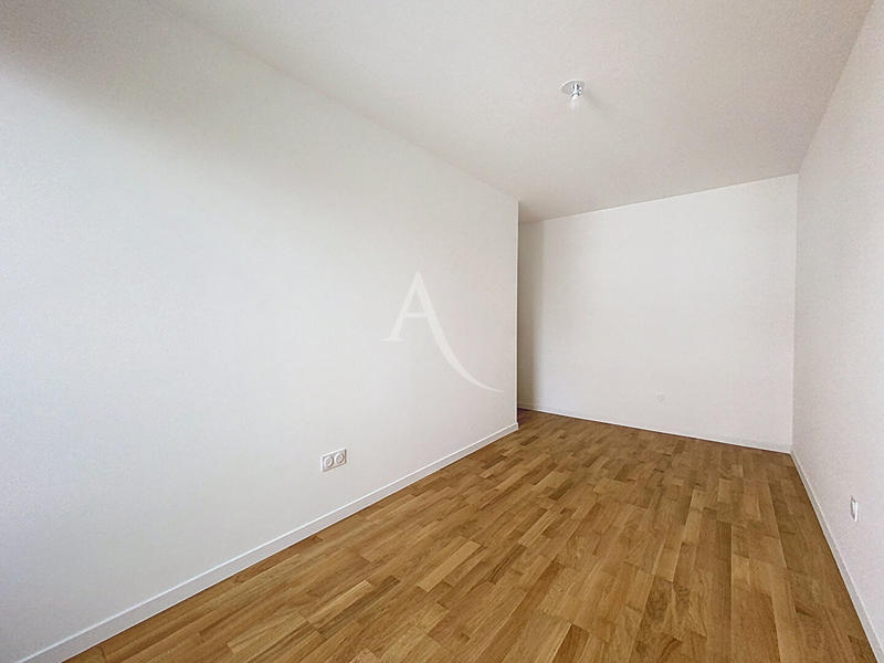 Appartement - 94 m² - 5 pièces
