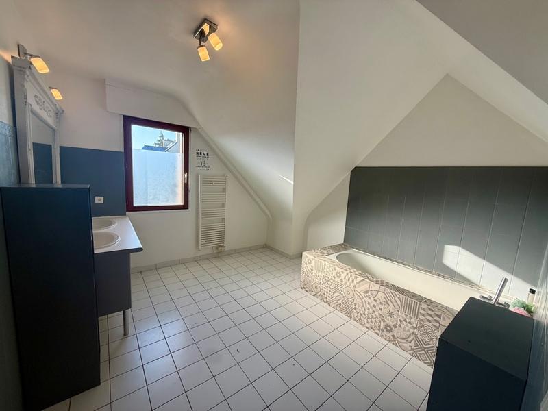 Maison - 200 m² - 10 pièces