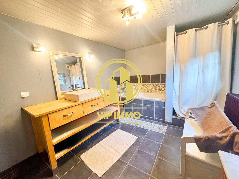 Maison - 180 m² - 6 pièces