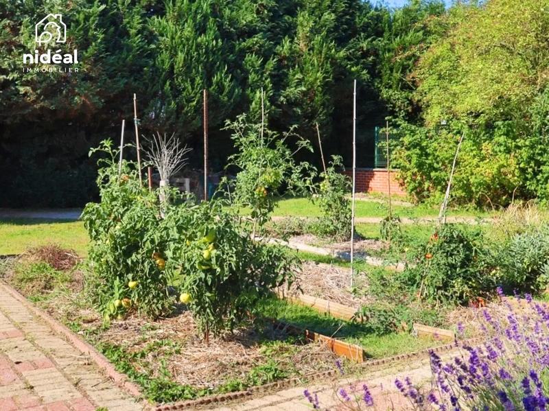 Maison - 230 m² - 7 pièces