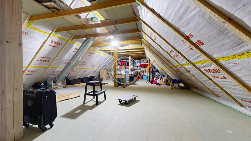 Maison - 222 m² - 7 pièces