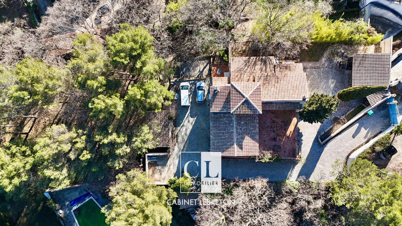 Villa - 419 m² - 6 pièces