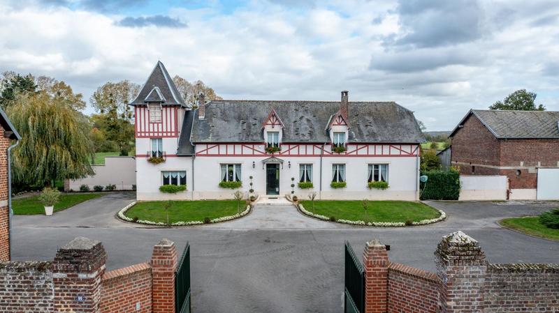 Maison - 300 m² - 7 pièces